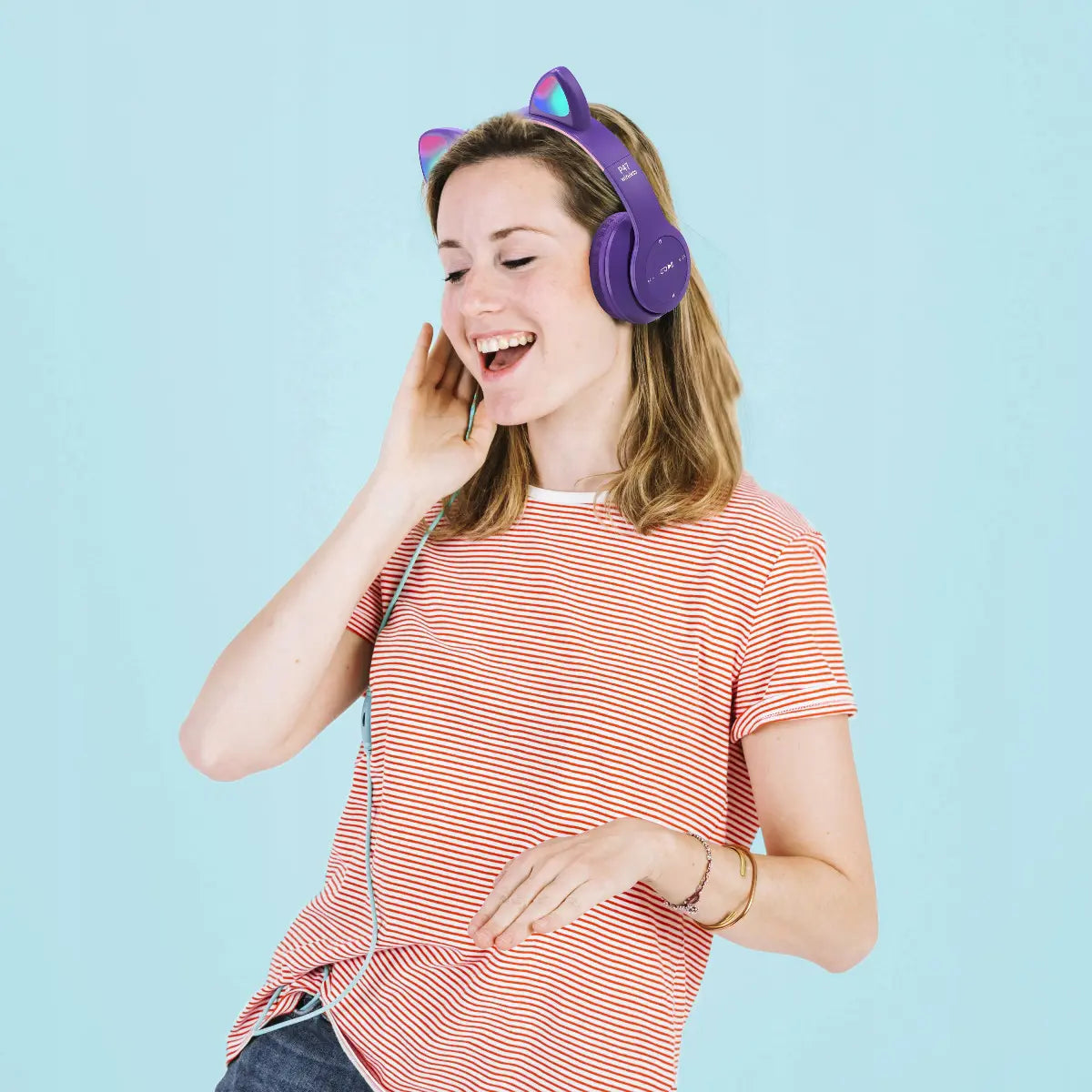 Детские Bluetooth-наушники в форме кошачьих ушек со светодиодной подсветкой RGB и микрофоном (520D)