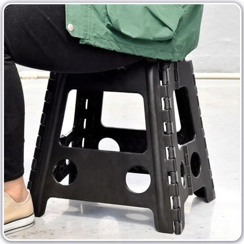 Salokāms krēsls ar pretizslīdes kājām 39 cm augstumā (490D)