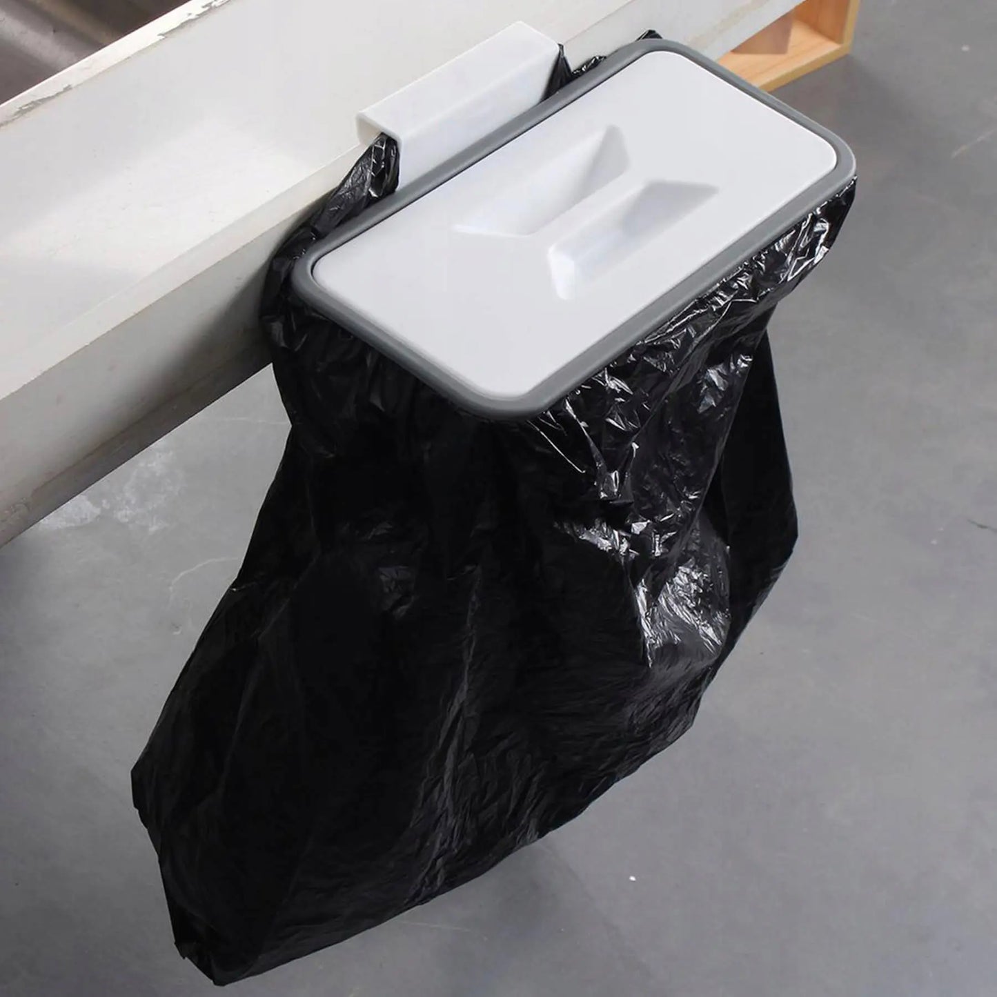 Atkritumu maisu turētājs (122D)