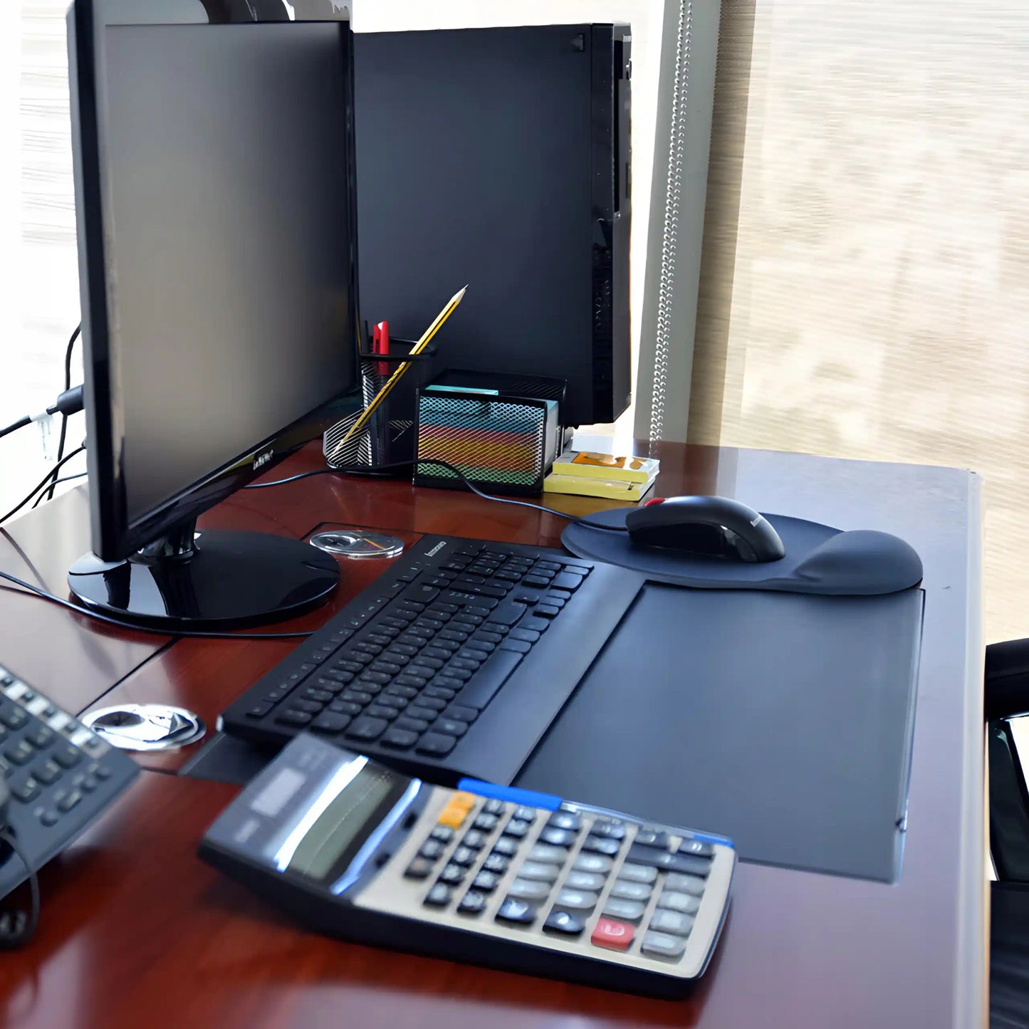 Эргономичная подушка под запястье 20 х 23,5 см, черная (1062D)